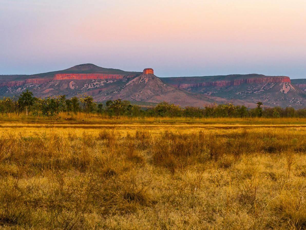 Wunan House Bed and Breakfast Kununurra Buitenkant foto